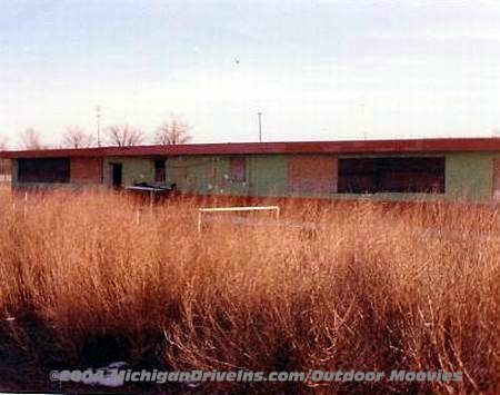 Starlite Drive-In Theatre - Starlite Snackbar 1987 Courtesy Outdoor Moovies